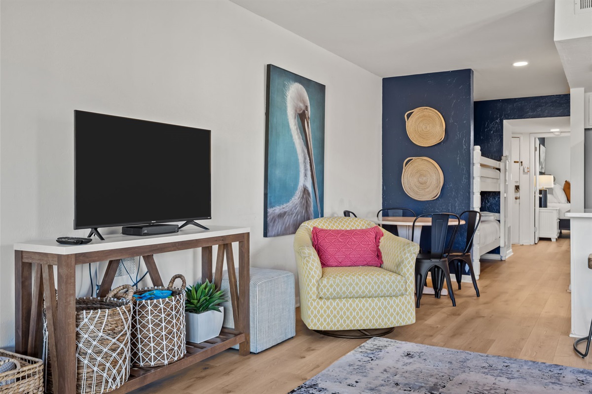  A relaxing coastal space with TV access
