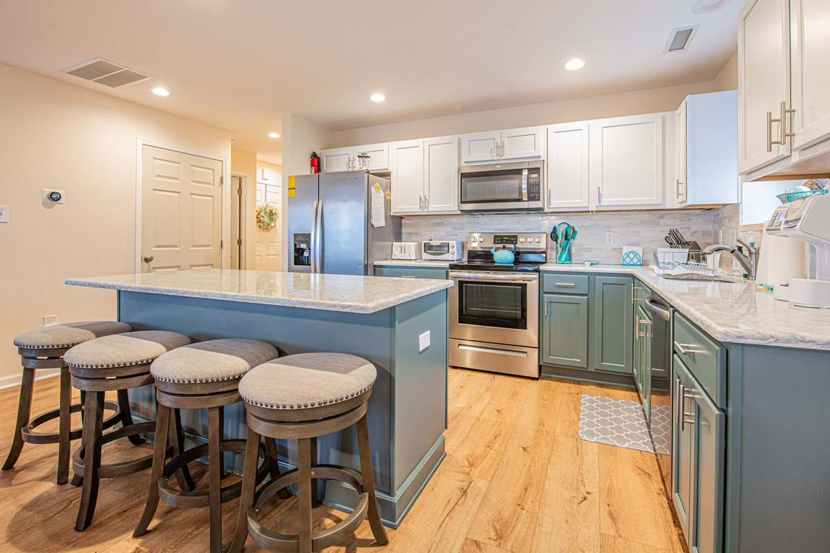 Kitchen Island with Barstool Seating