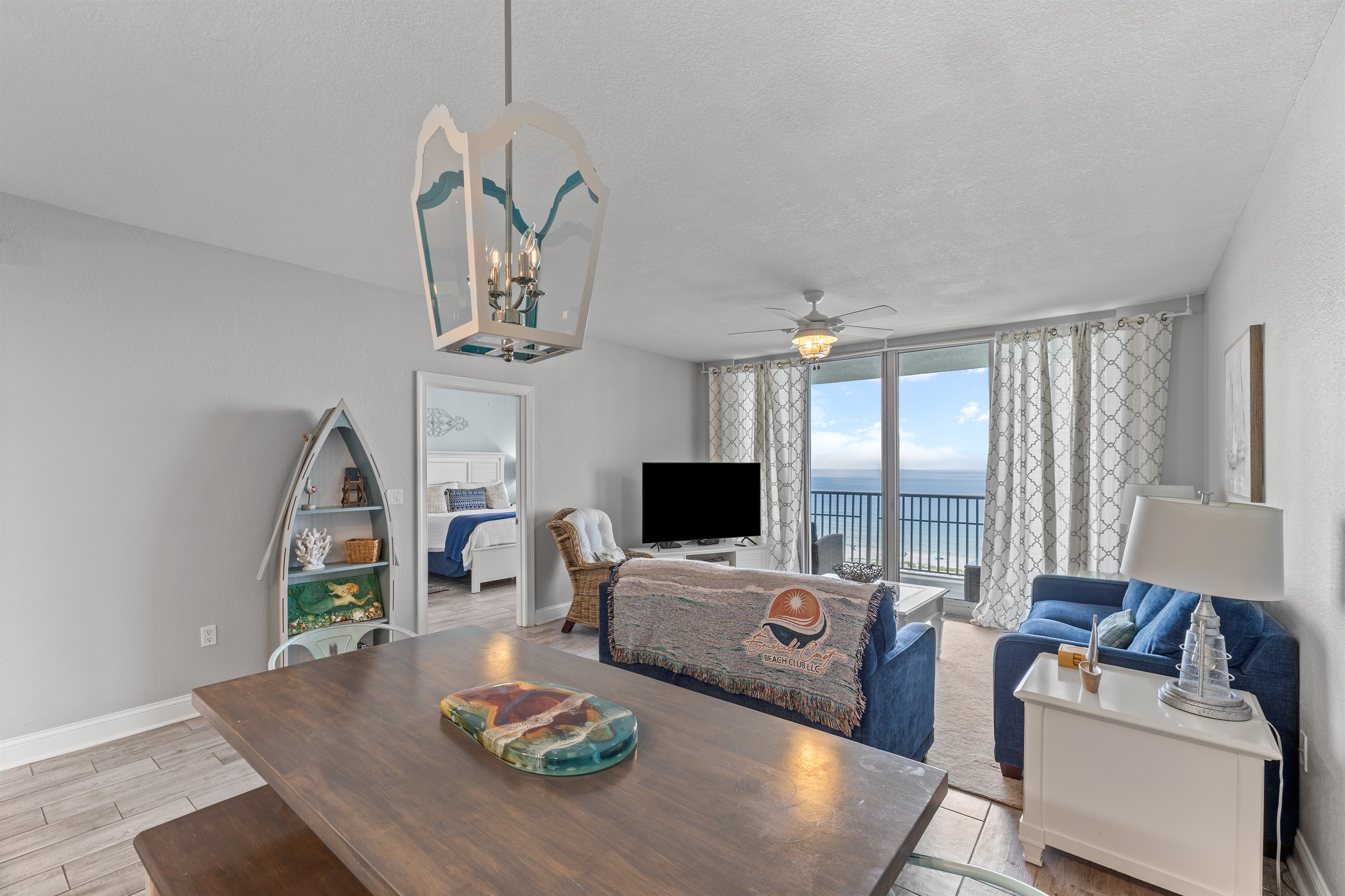 Floor to Ceiling Views of the Gulf