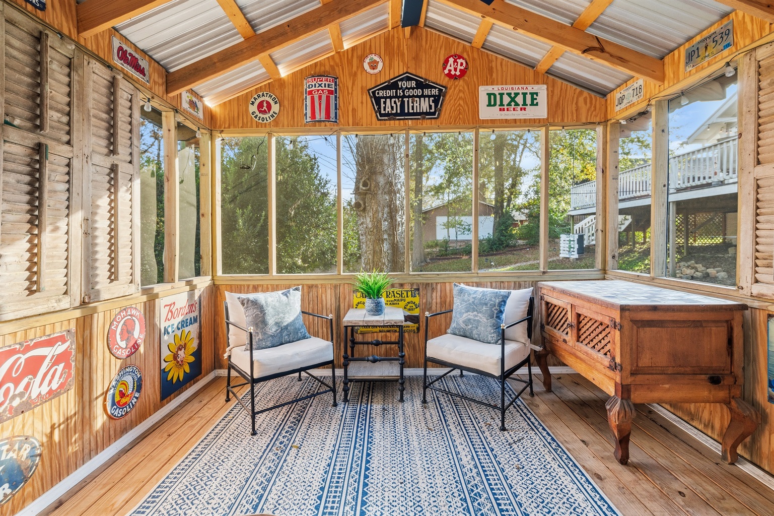 Imagine yourself soaking in the sunshine and vintage touches—your own slice of Home Town Laurel charm.   Honeycomb is tucked just minutes from Laurel’s vibrant downtown, making it easy to explore the city’s art, history, and Southern charm.