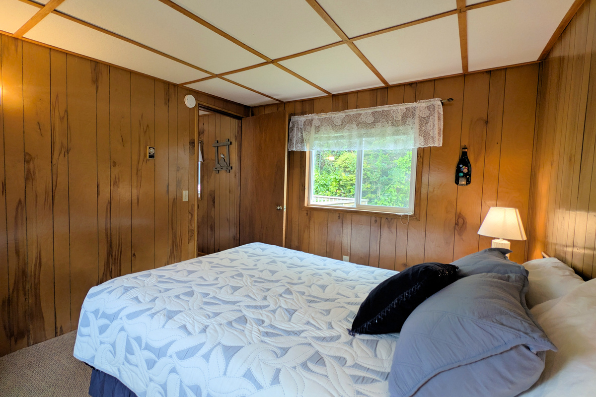 spacious queen bedroom