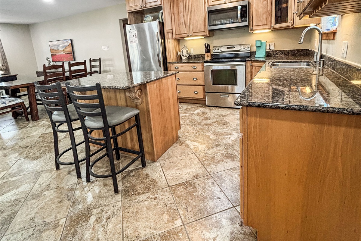 Room for everyone in the kitchen