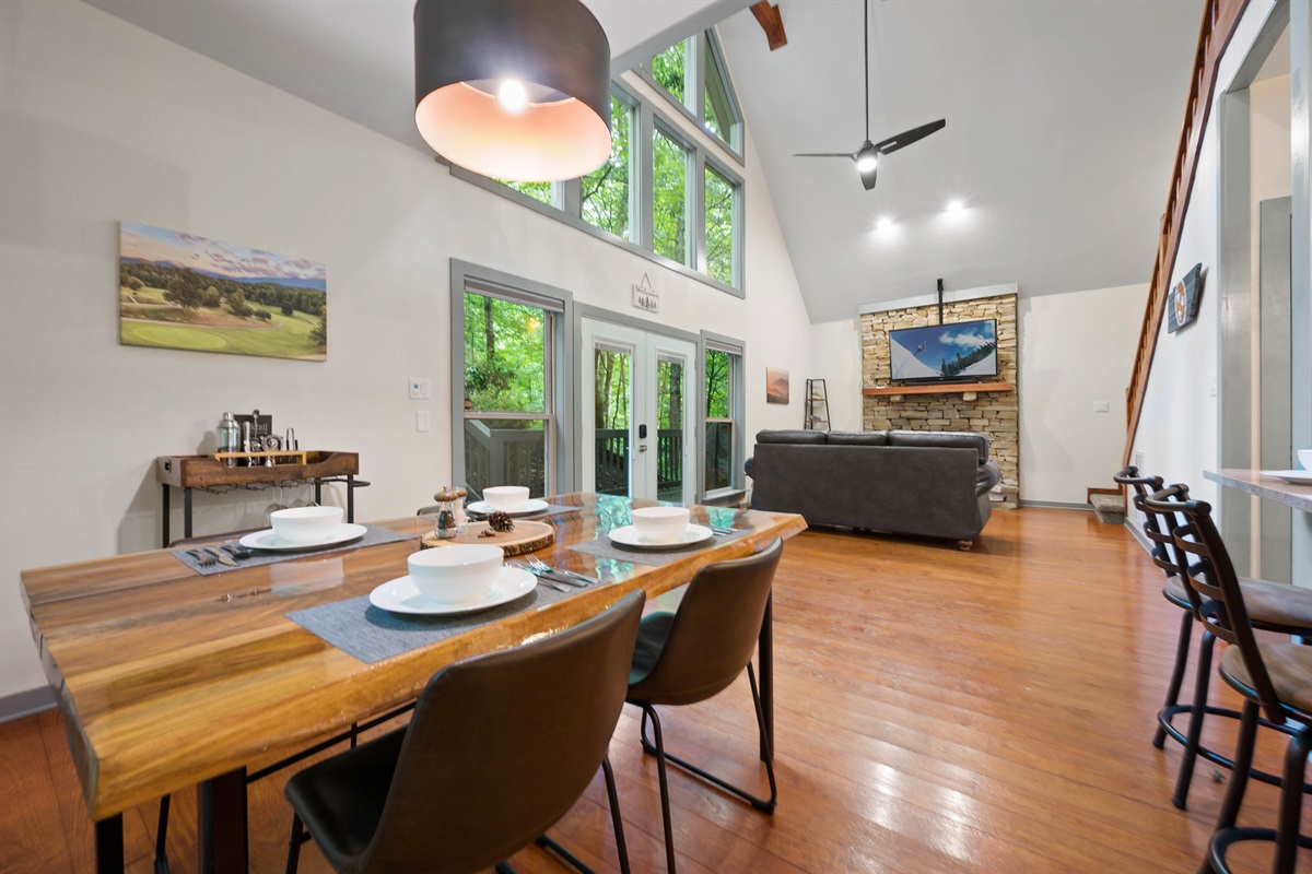 Laurel Forest Retreat has an open concept floor plan!