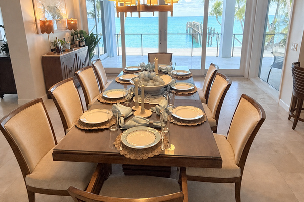 Dining table accommodates 10 people