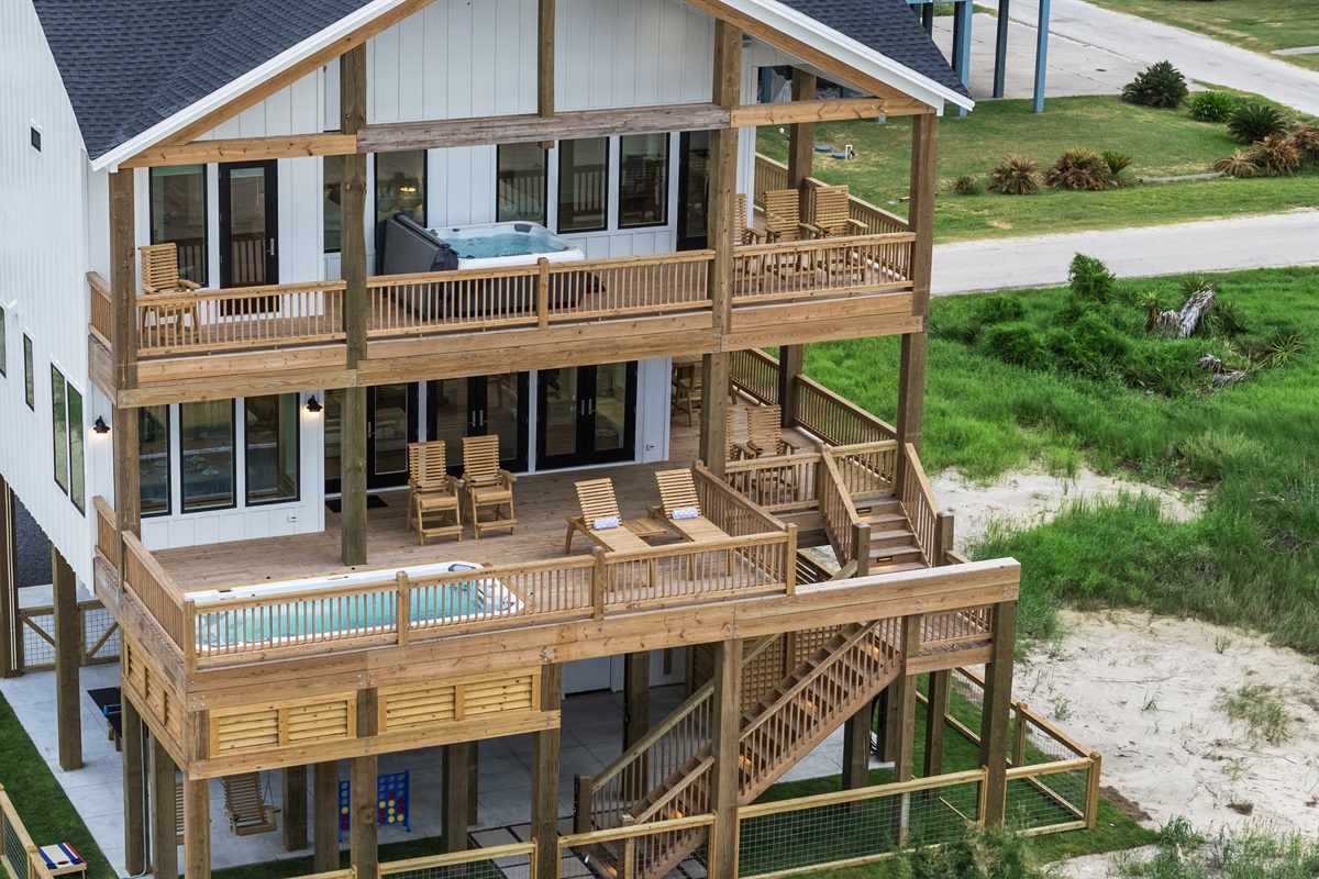 c63b530f93894b58a9f59613301eeefe Large | Beachhouse | Texas | TX | Vacation Homes | Galveston | Crystal Beach | Kokomo | Breezy Days | Beachfront Elegance | Sunrise Serenity | Southern Sands Property Management, LLC