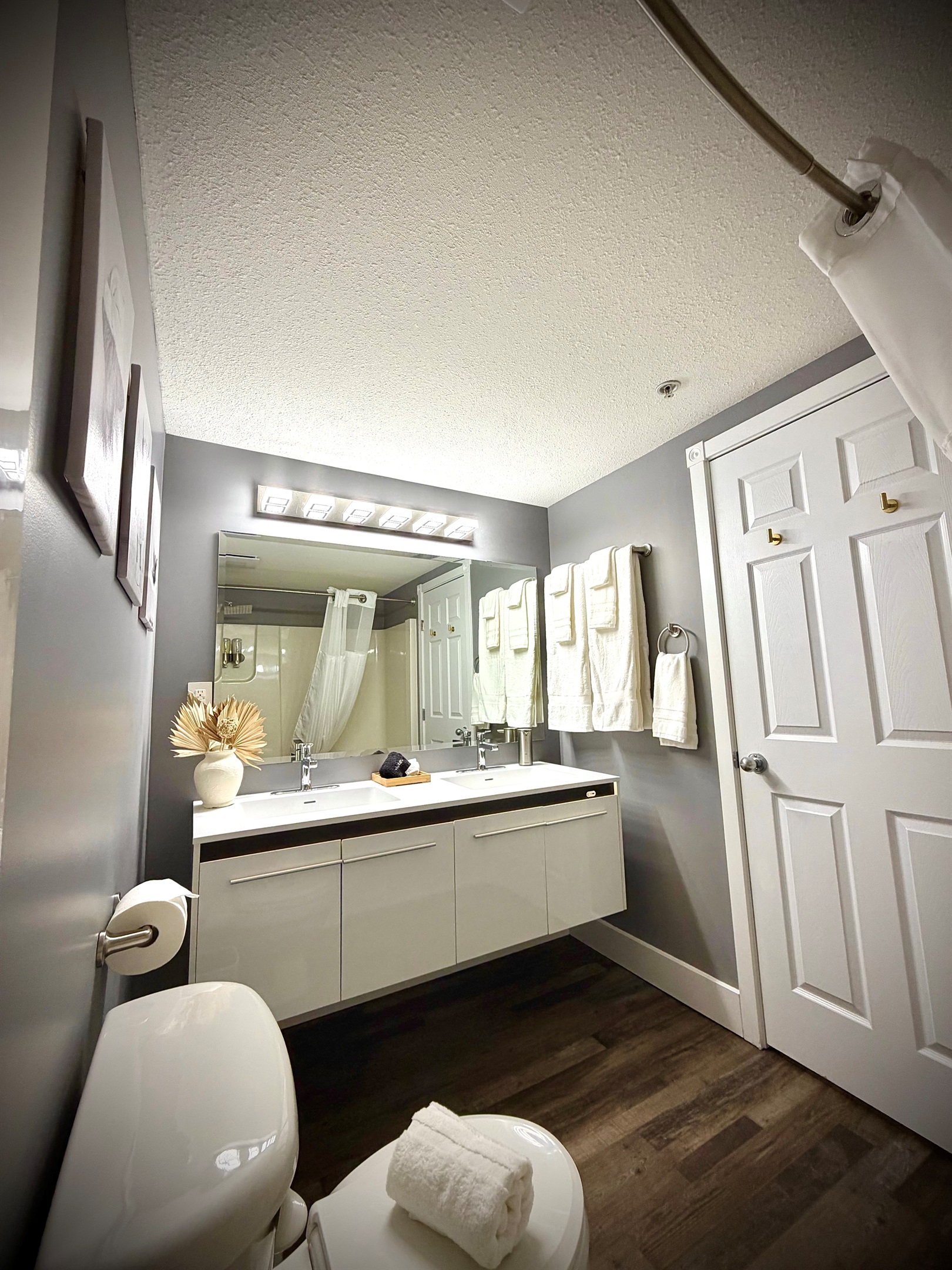 Master Ensuite Bathroom
