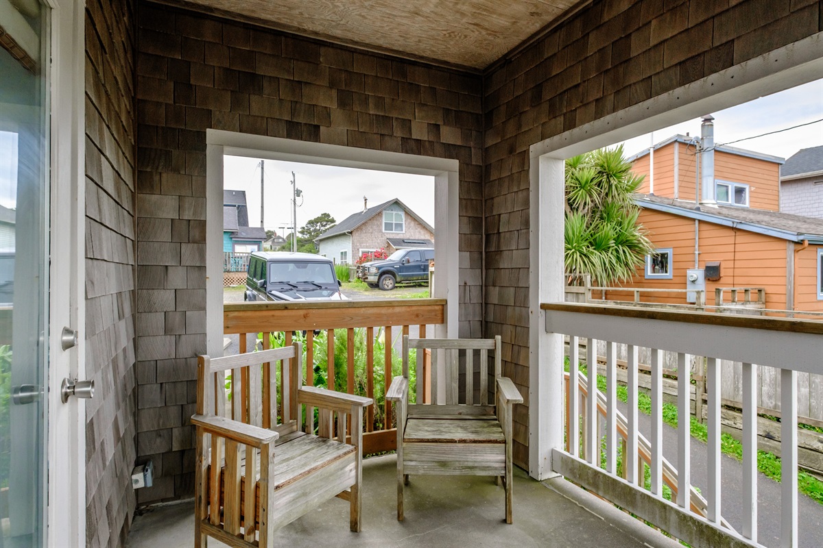 Private deck for first floor Queen bedroom