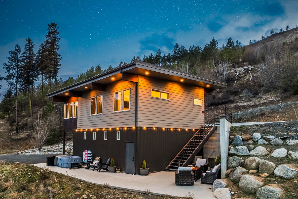 Please review the listing description and Chelan County Vacation Rental rules for Stargell Guesthouse