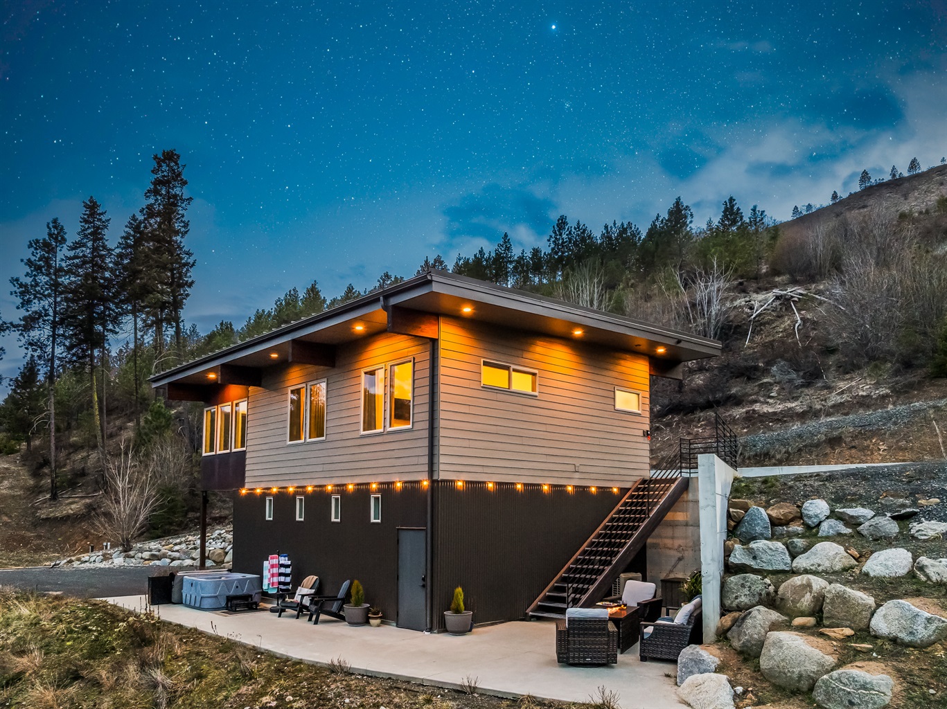 Please review the listing description and Chelan County Vacation Rental rules for Stargell Guesthouse