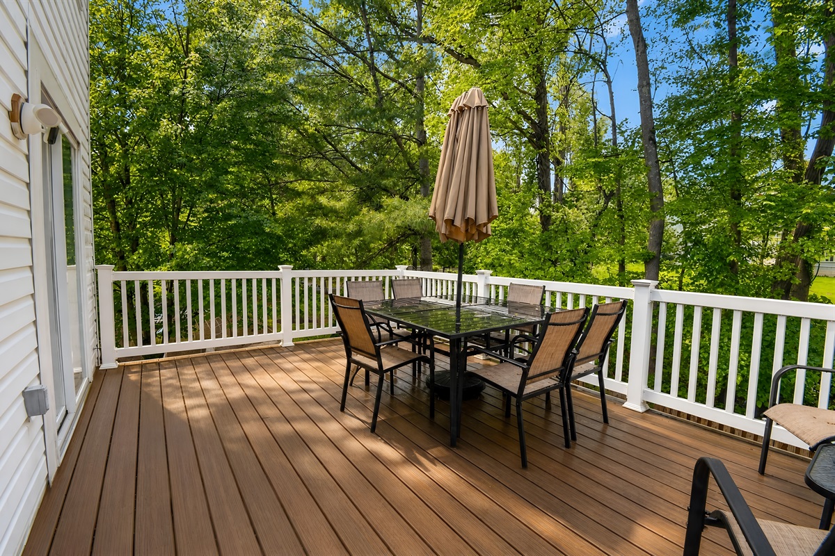 Private Deck — Outdoor Dining Table, Covered Porch, Fenced Yard Below