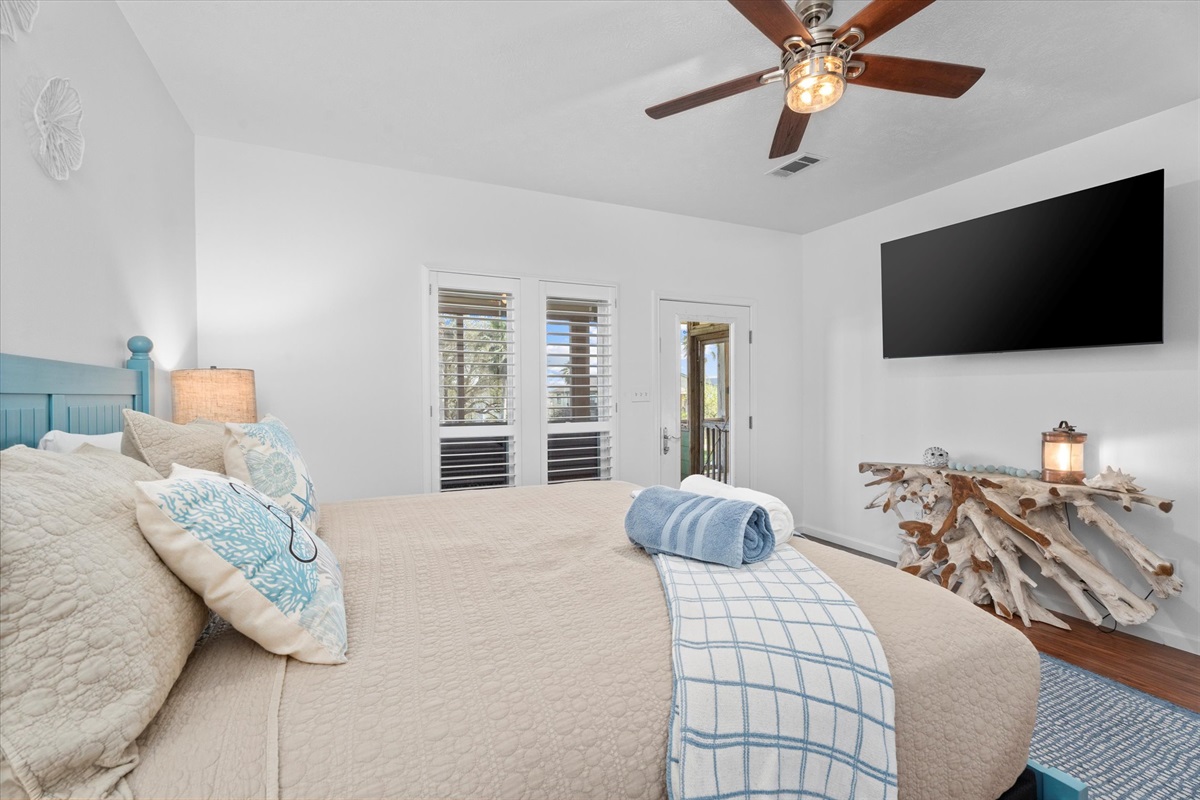 c64fe9972a8340dba1ff95e2637b35fc Large | Beachhouse | Texas | TX | Vacation Homes | Galveston | Crystal Beach | Kokomo | Breezy Days | Beachfront Elegance | Sunrise Serenity | Southern Sands Property Management, LLC