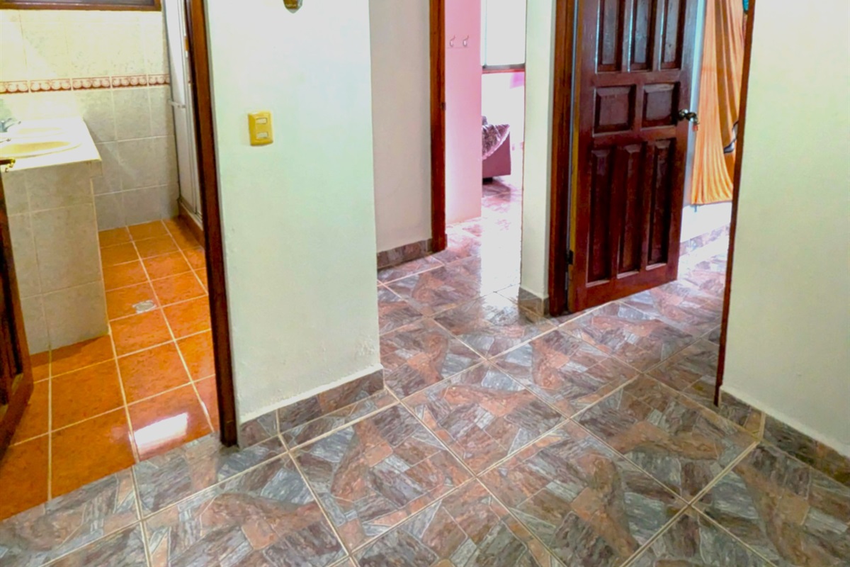 Shared Bathroom and Hall area with The Rose Room