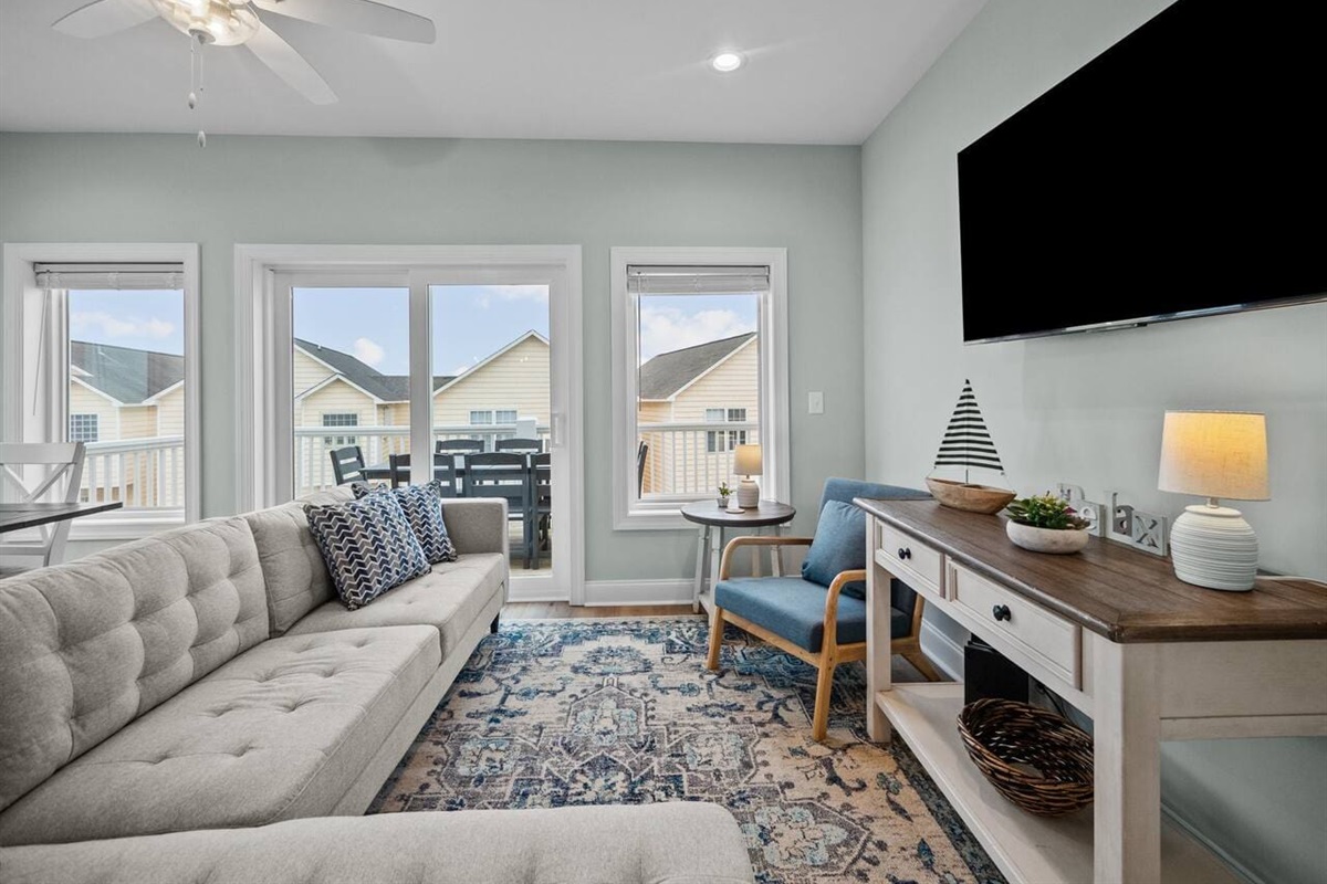 Access off the kitchen to back deck