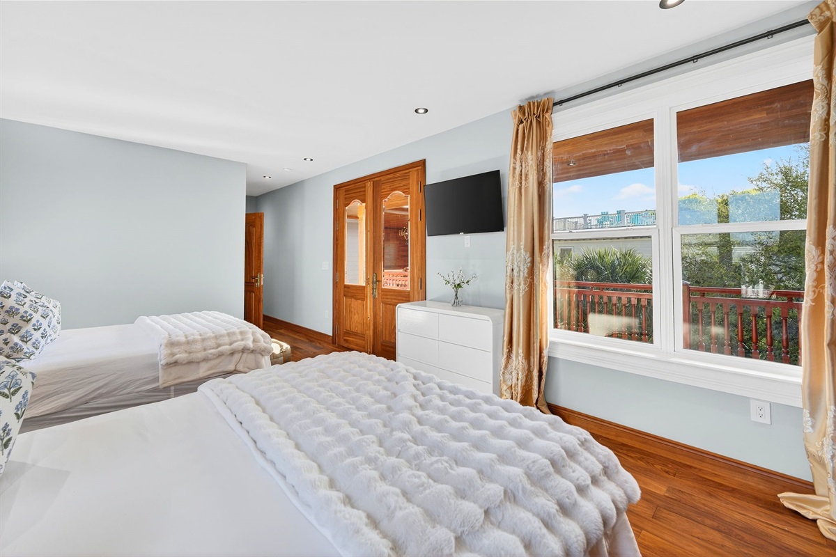 Double Queen Suite 7 | Rosewood Retreat | 2605 Palm Blvd, Isle of Palms, SC | IOP Escapes