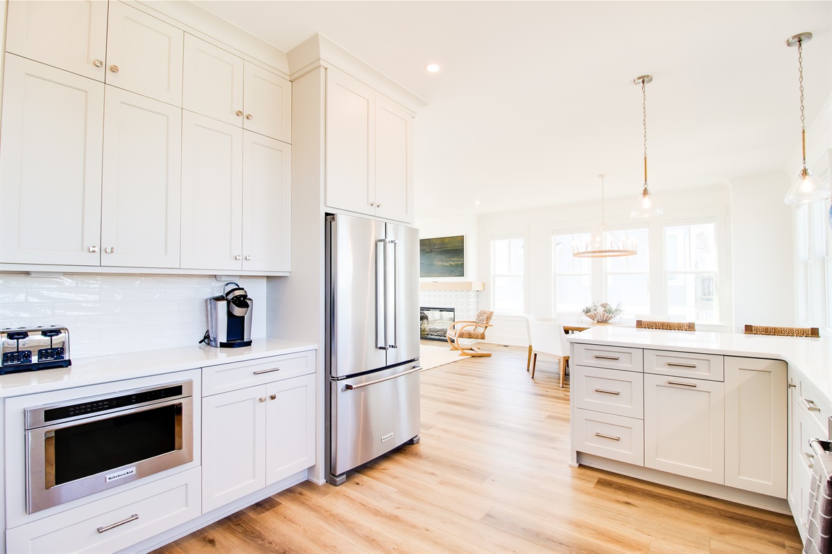 Full Sized Fridge and Freezer with Ice Maker