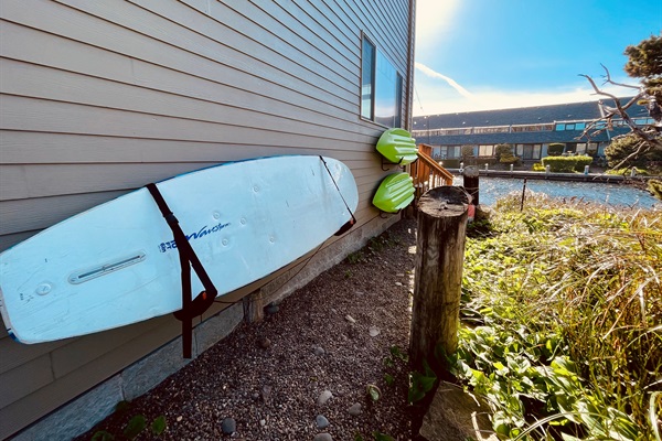 Stand Up and Paddleboard! Our new SUP is available for use..along with a pair of kayaks. Oars and life jackets in the garage/game room. Launch from the house!