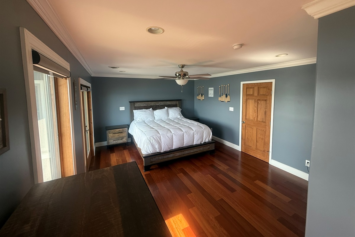 King size bed in Bedroom1