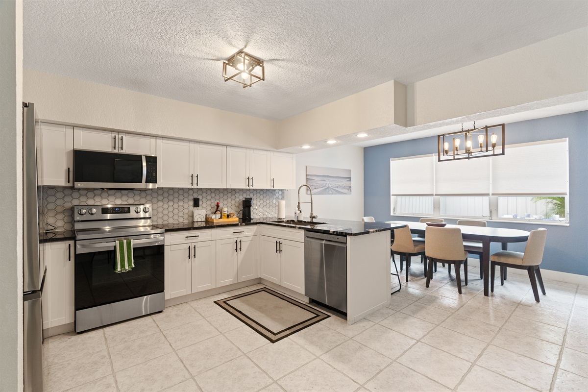 Beautiful open layout for meal preparation and dining! 