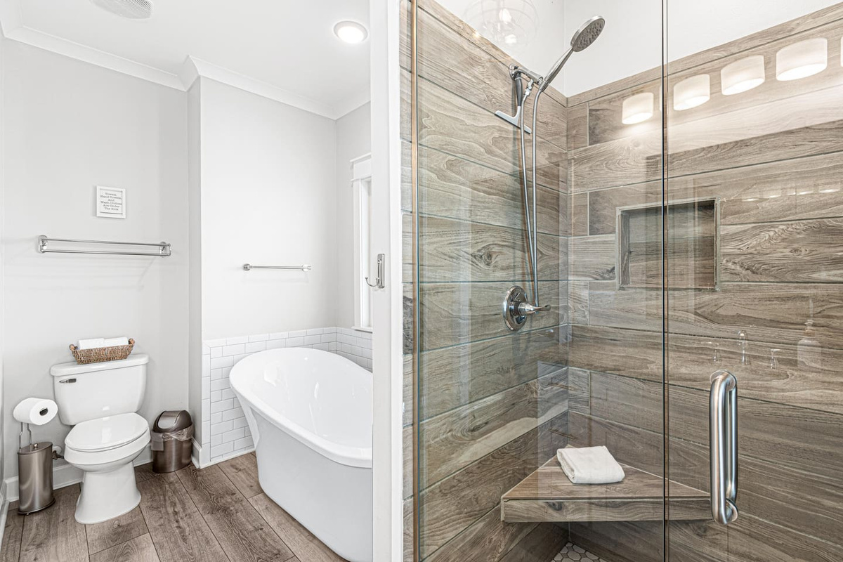 Master ensuite.