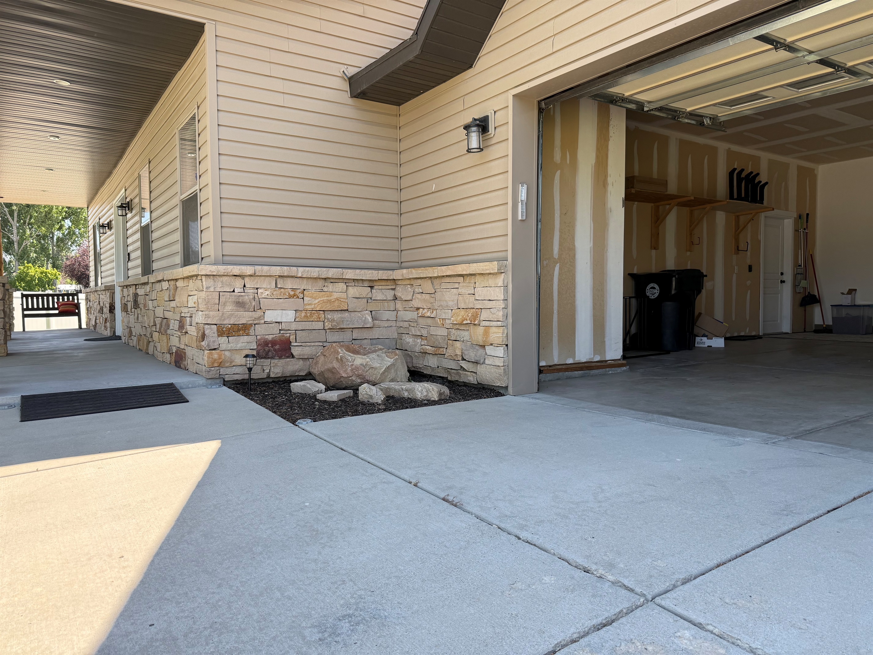 All entryways to the house are ADA friendly with step-free access through front door, garage entrance to laundry/kitchen and backyard access by hot-tub as well!