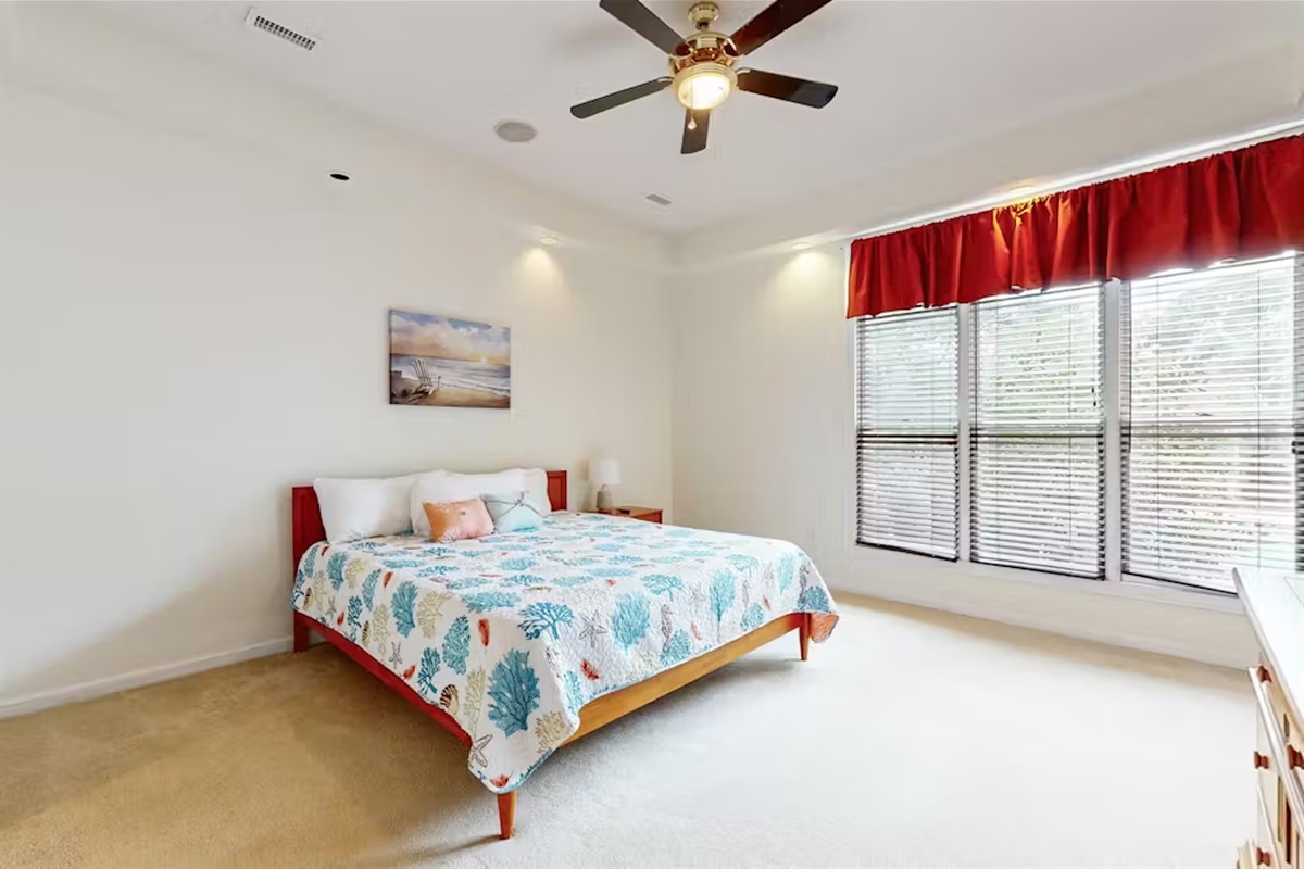 Queen in 2nd Bedroom