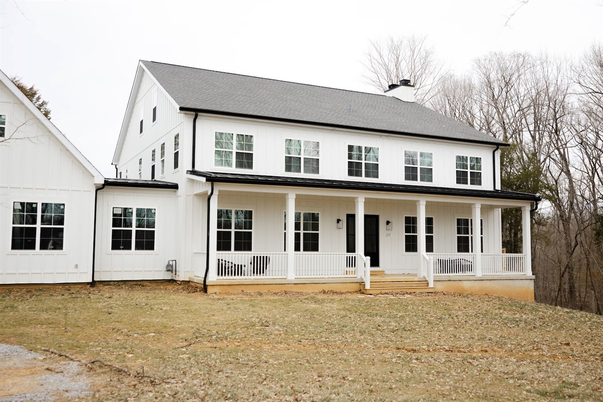 The home sits on 22 acres of land, nestled right alongside Floyd's Fork Creek. Enjoy a spacious open backyard, gorgeous wooded trails, open fields, and creek access.