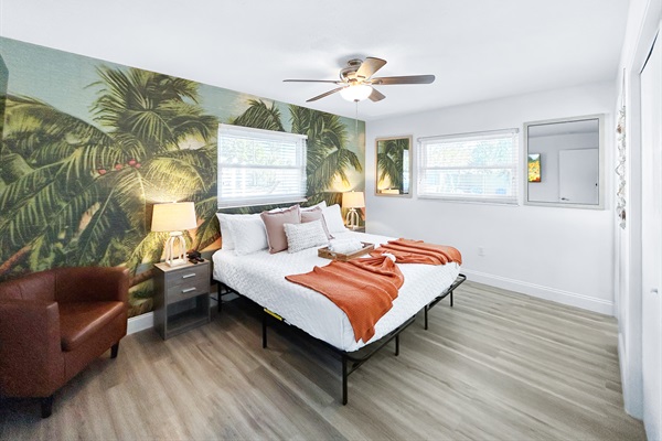 👑 King bed primary suite = best sleep on the trip