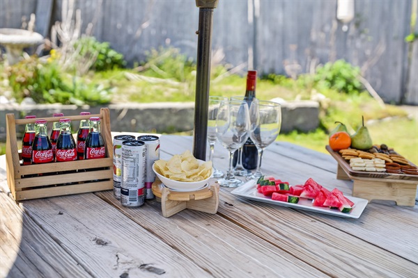 A welcoming outdoor space ideal for picnics, conversation, and slow coastal afternoons.