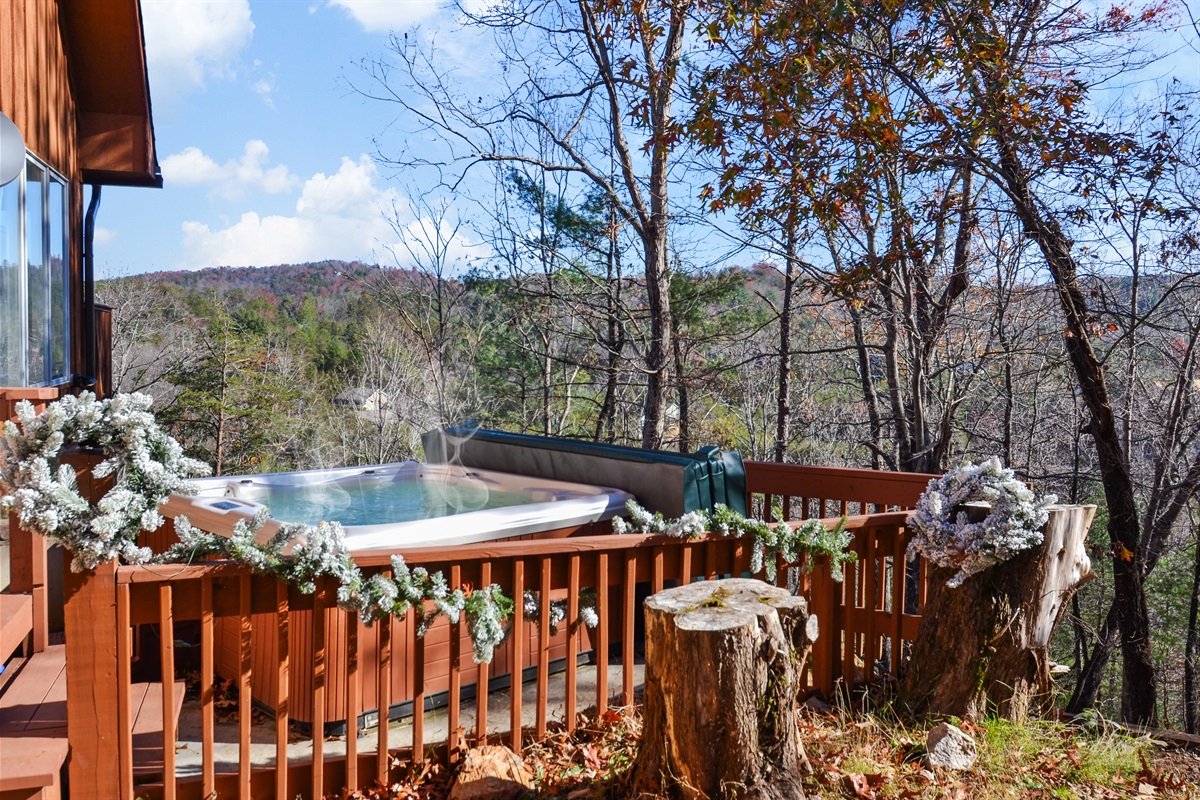 Hot tub with scenic views of the Georgia Mountains!