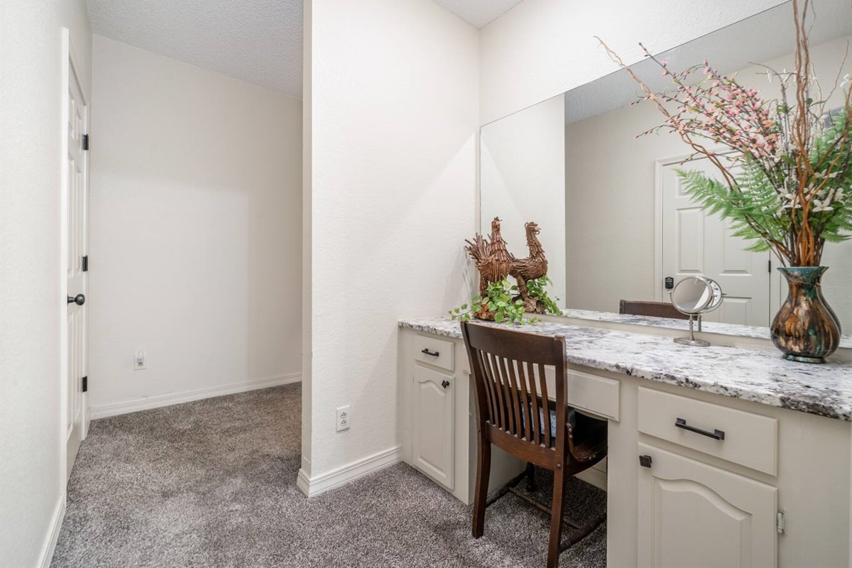 Vanity area between Master Bed & Bath.