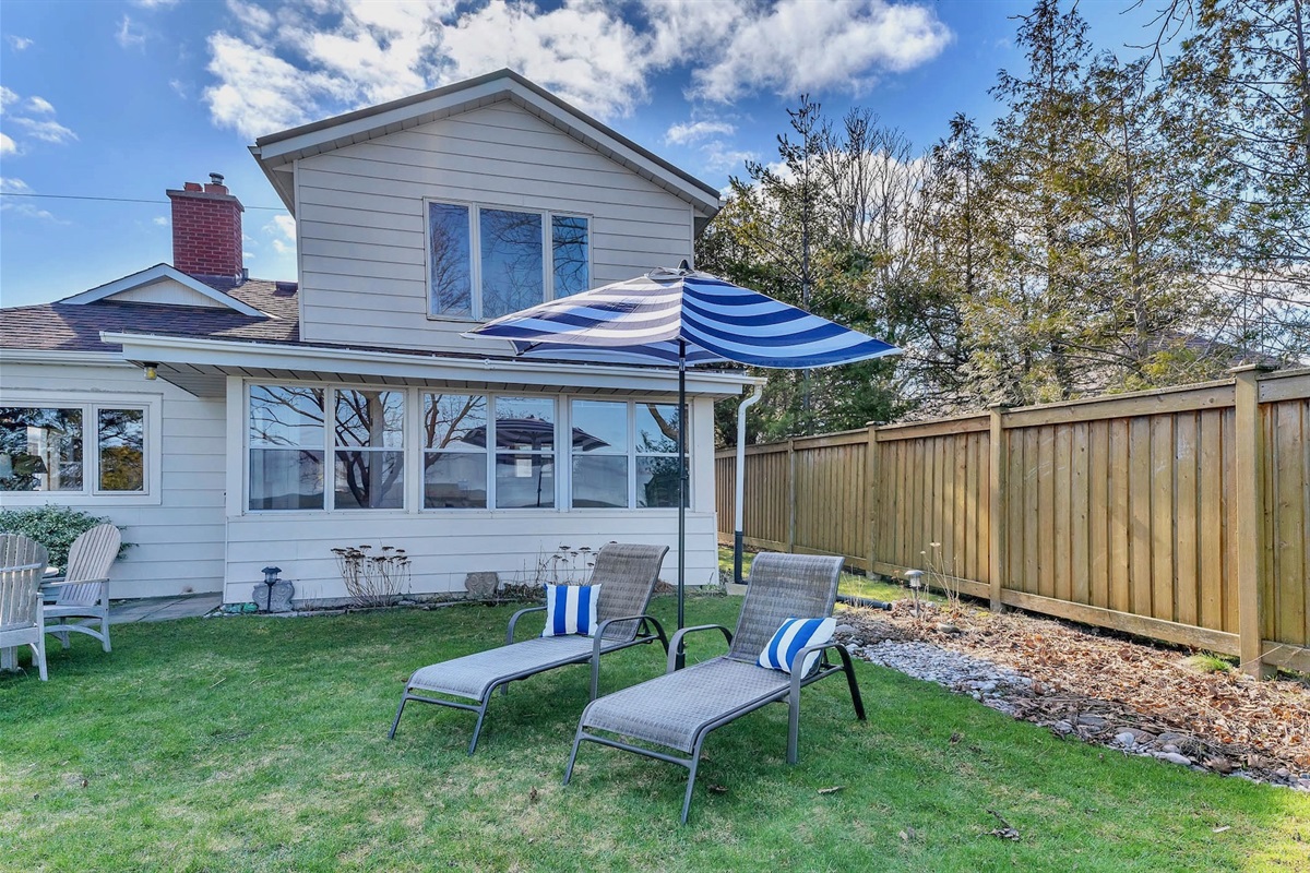 c6a4358eb60b4d9ea32b4282fc0a035e Large