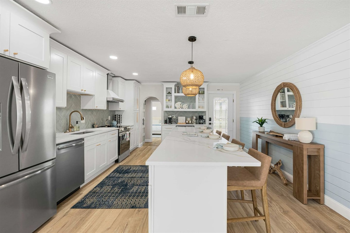 [Kitchen] Fully stocked & equipped