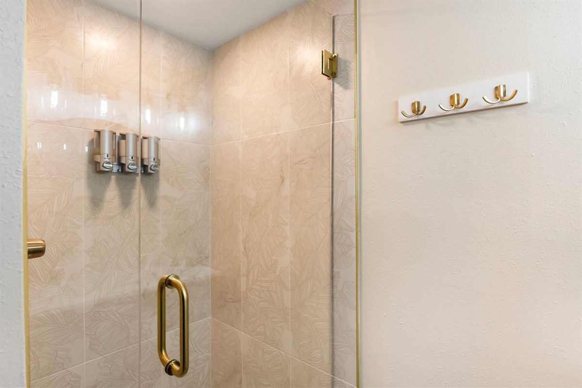 King suite 4 shower. 