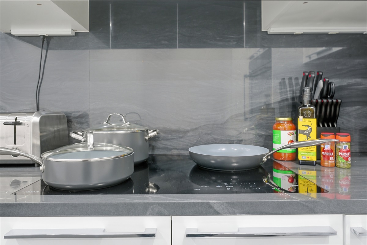 Wolf Induction Range with Cookware