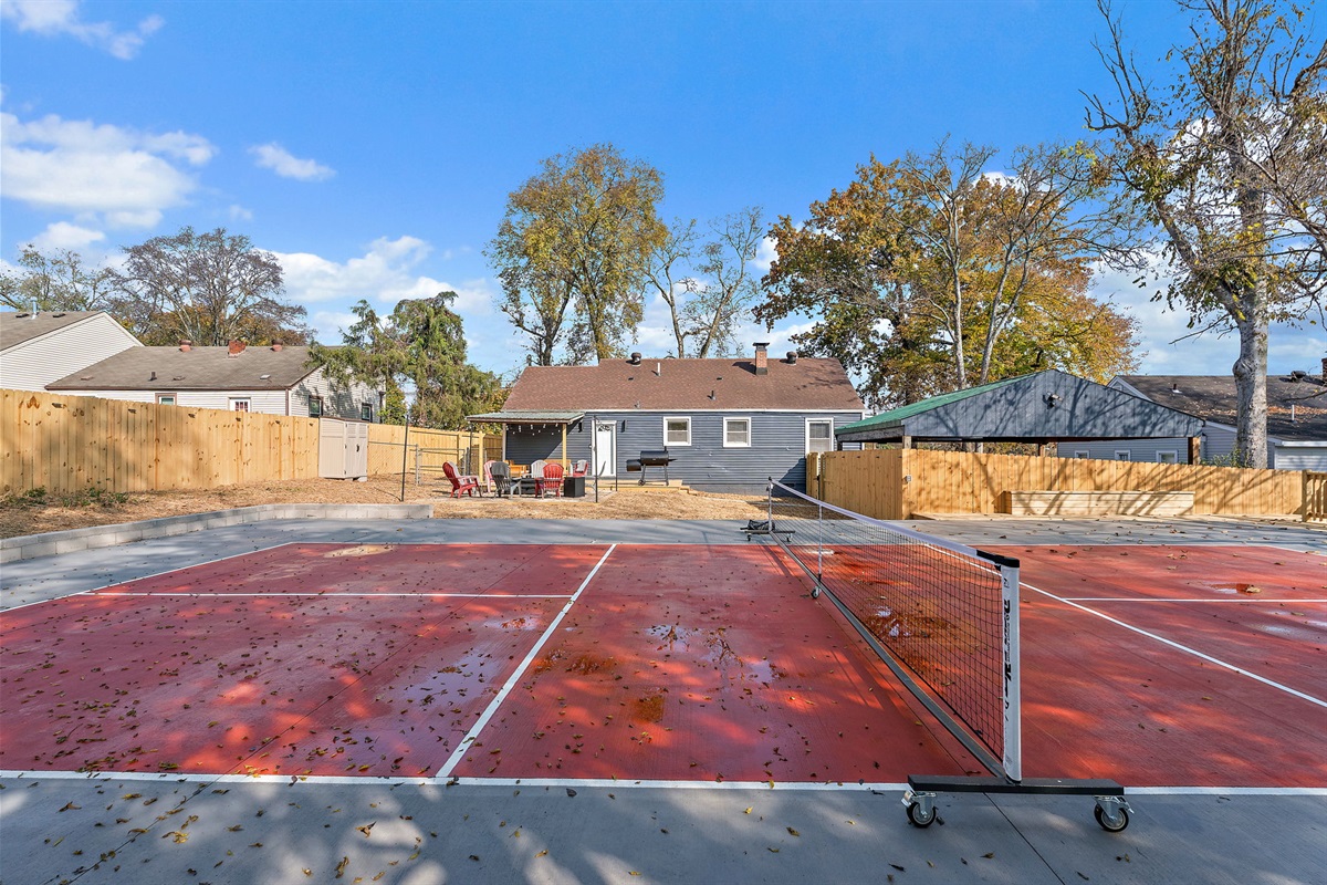 pickle ball court