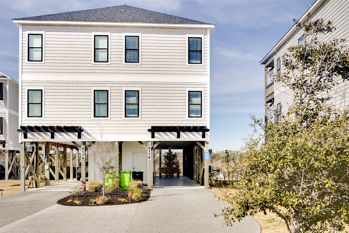 Arrive, unwind, enjoy! The front of the home welcomes you into your getaway from the moment you pull in