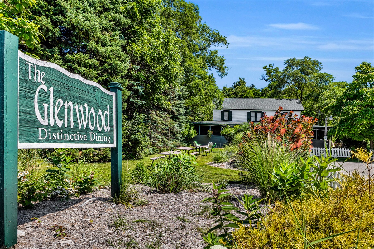 The Glenwood Restaurant is within walking distance