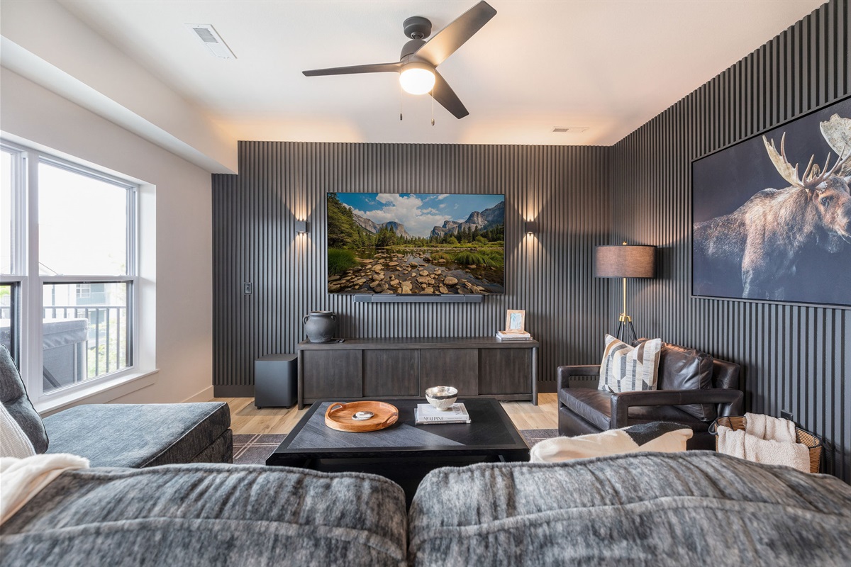 Lower living area right off of the game room