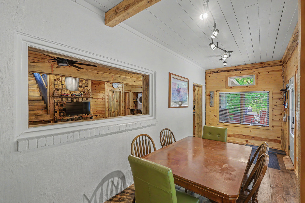 Entryway and Dining with No Steps