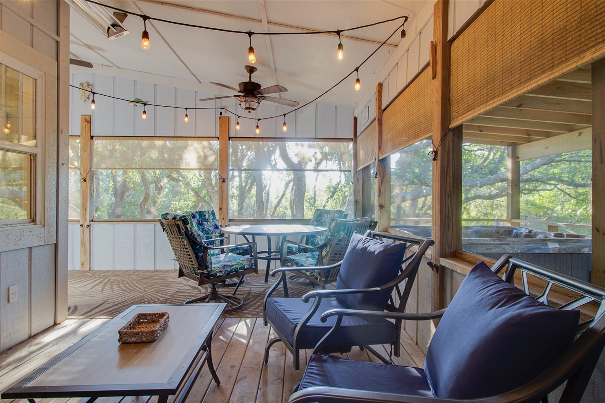 Screened Porch with Outdoor Seating
