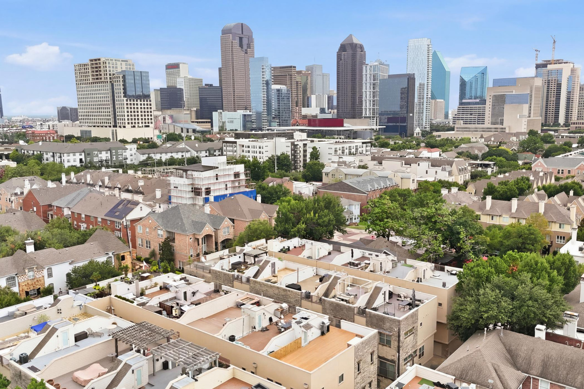  Experience stunning skyline vistas from this vibrant Dallas retreat!