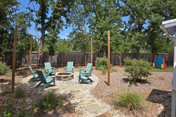 Enjoy s'mores around the firepit in the evening, and bring your morning coffee out to listen to the birds. Grab a game of giant Connect 4 on the astroturf.