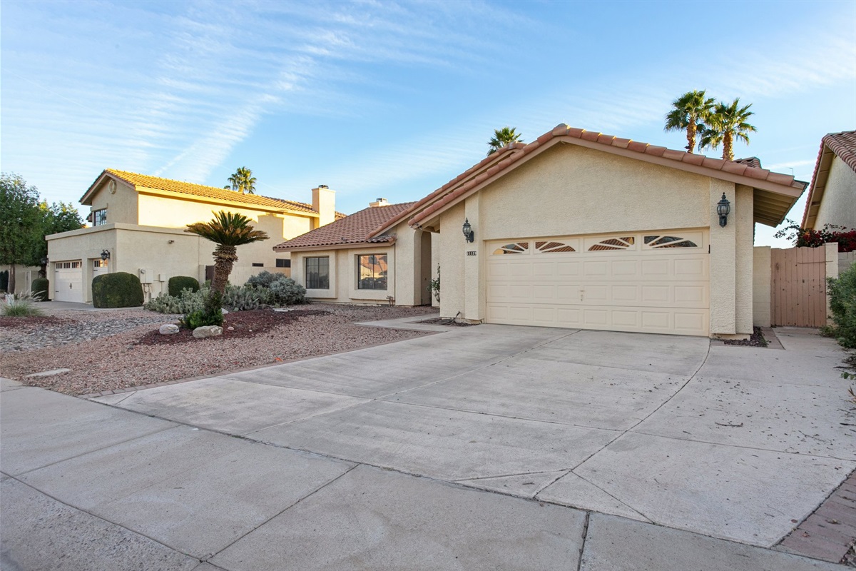 Lakefront Oasis w/ Pool & Hot Tub · Garden Lakes | 3 Bed 2 Bath — Lakefront Oasis w/ Pool & Hot Tub | 3b • 2bth, Avondale, Arizona — photo 62