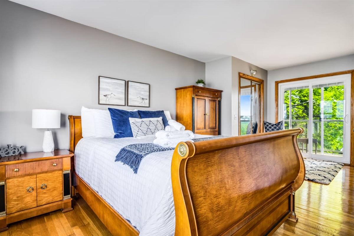 Master Bedroom Lakeview