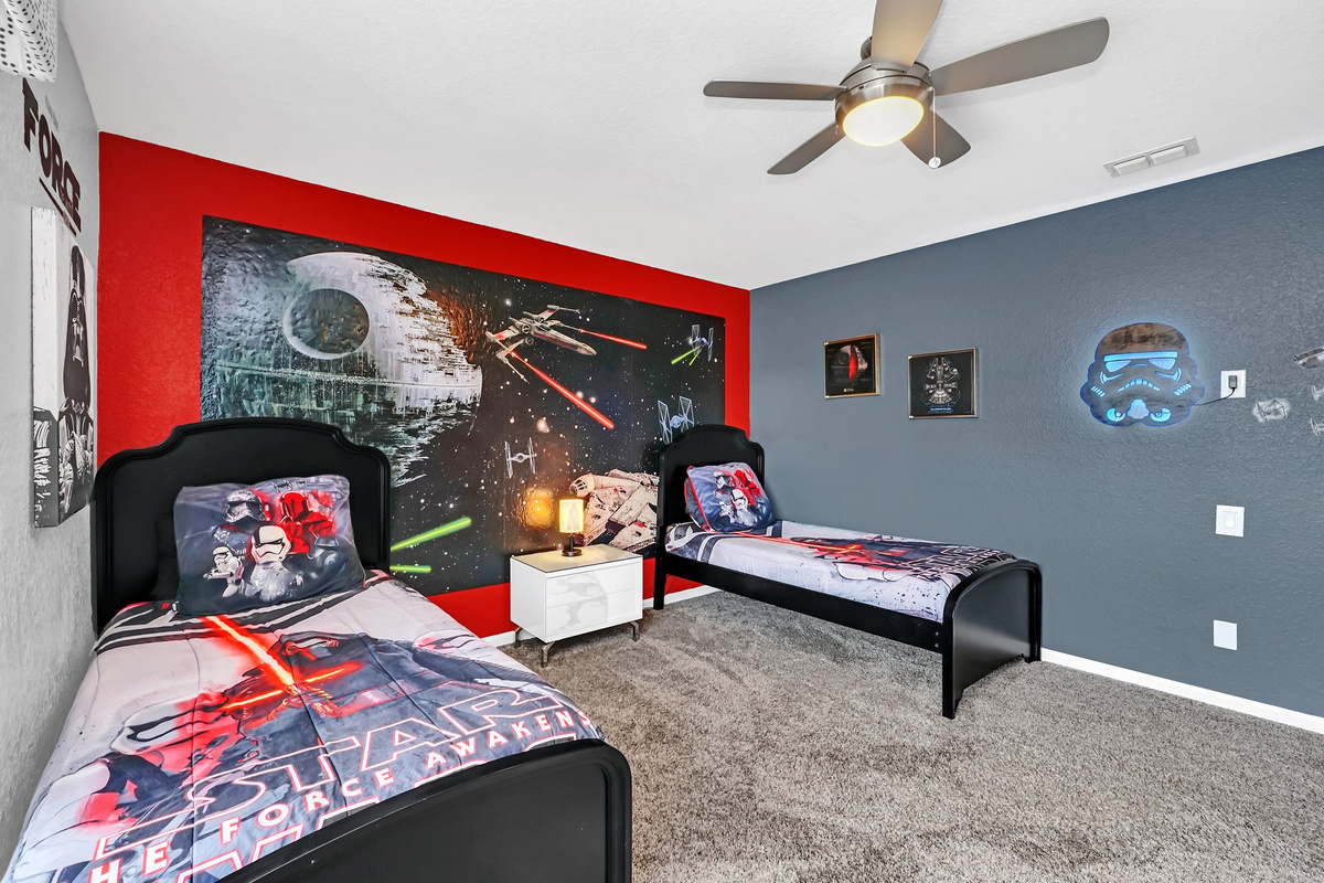 Bedroom #6 - 2nd Floor - Twin Beds