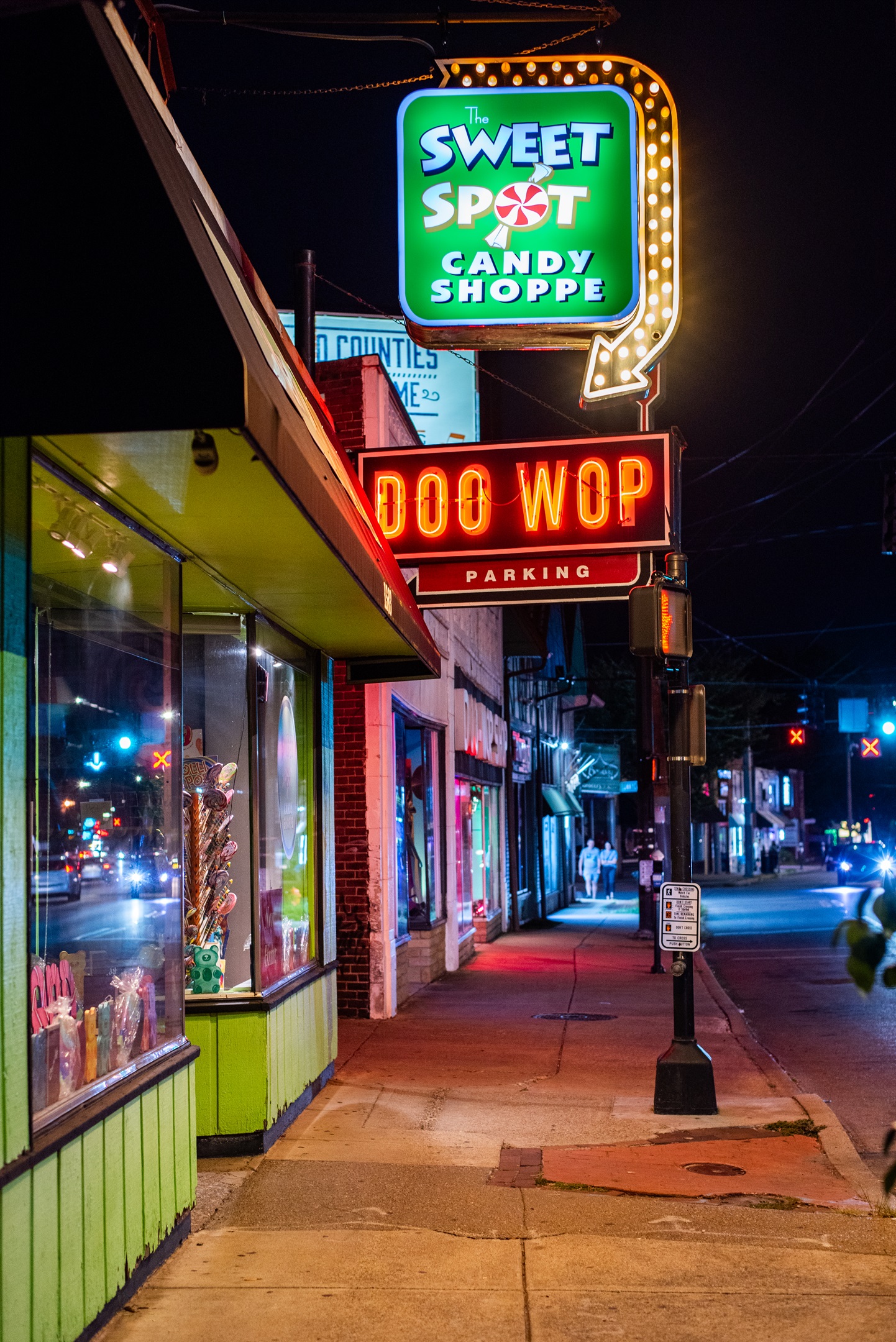 Vibrant nightlife near your stay! Walk along Bardstown Rd from "The Sweet Spot Candy Shoppe" and "Doo Wop Parking"—perfect for a fun evening out while exploring the KY Bourbon Trail! 