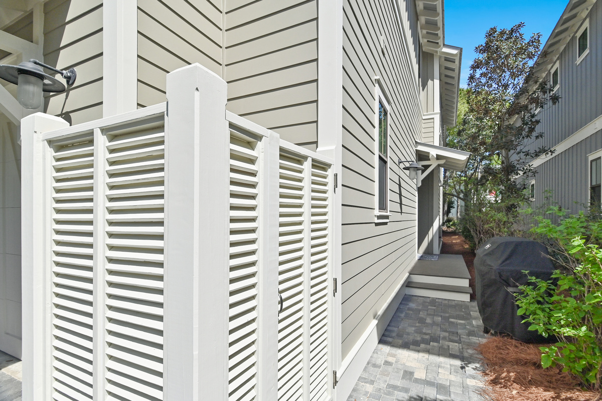 Grilling area for Gulf seafood, burgers for the family, or a sunset cookout with friends.