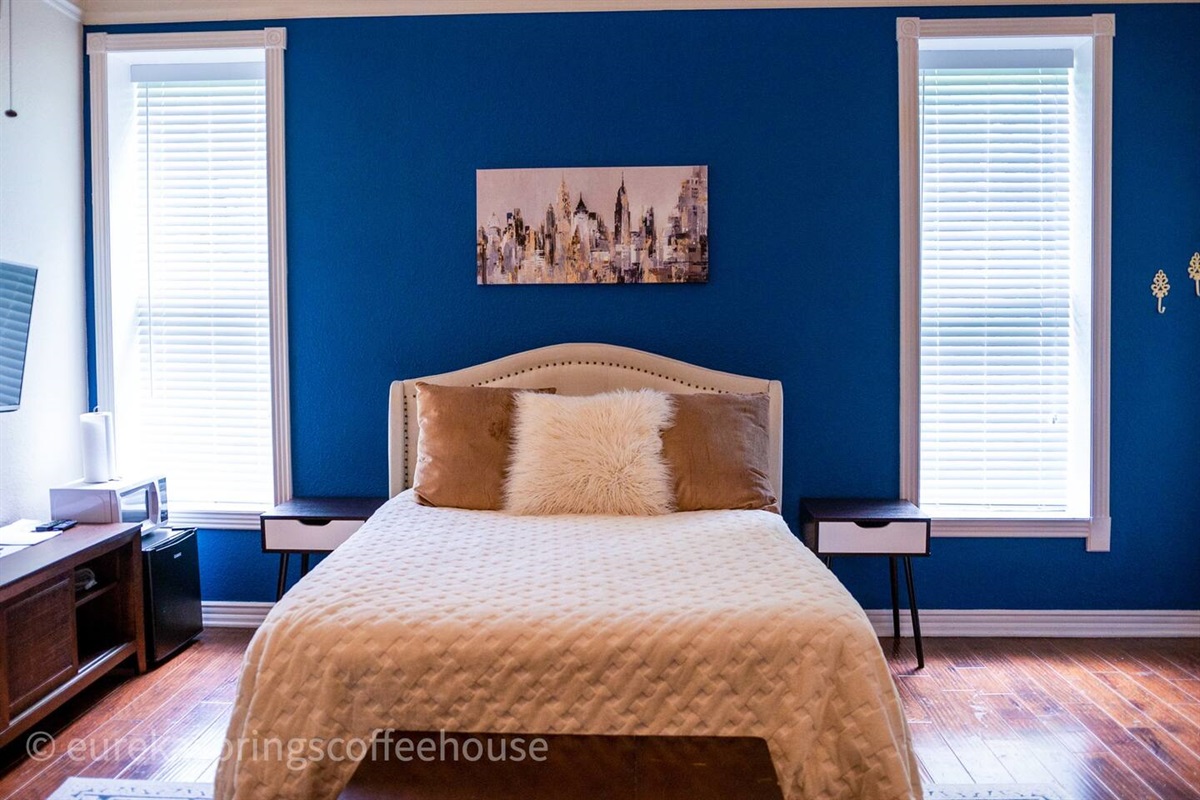 Master Suite above CH Nightly Lodging in Eureka Springs, AR