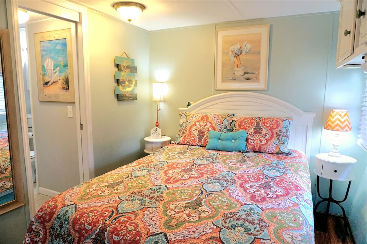 Bedroom 2 - Queen
