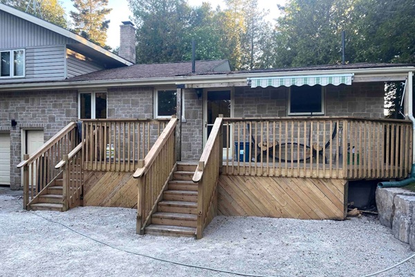 Roadside Deck
